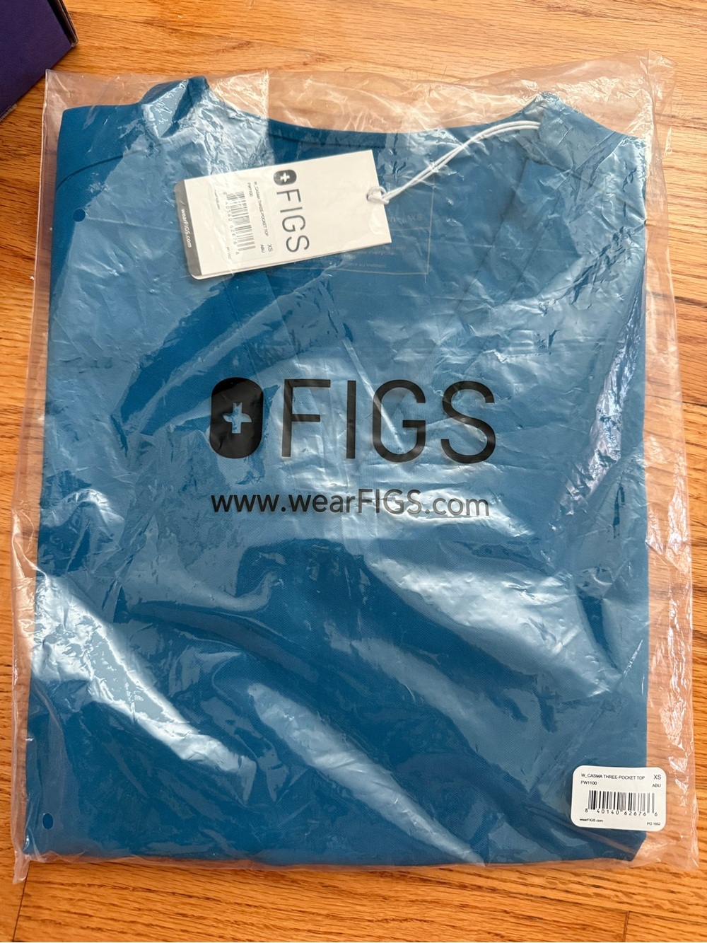 FIGS extra small xs albs blue casma three pocket scrub top